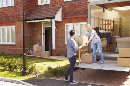 Low-carbon van used for a sustainable moving service